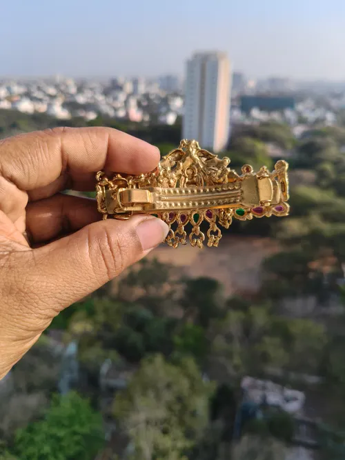 ETHNIC WEAR CENTRE CLIP